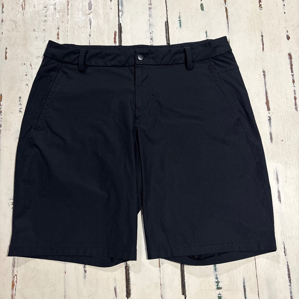 Lululemon Mens Classic Fit Shorts Size 38